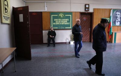 Haos la alegerile din Bulgaria: Șefi absenți, probleme tehnice. Radev, comparat cu Orban