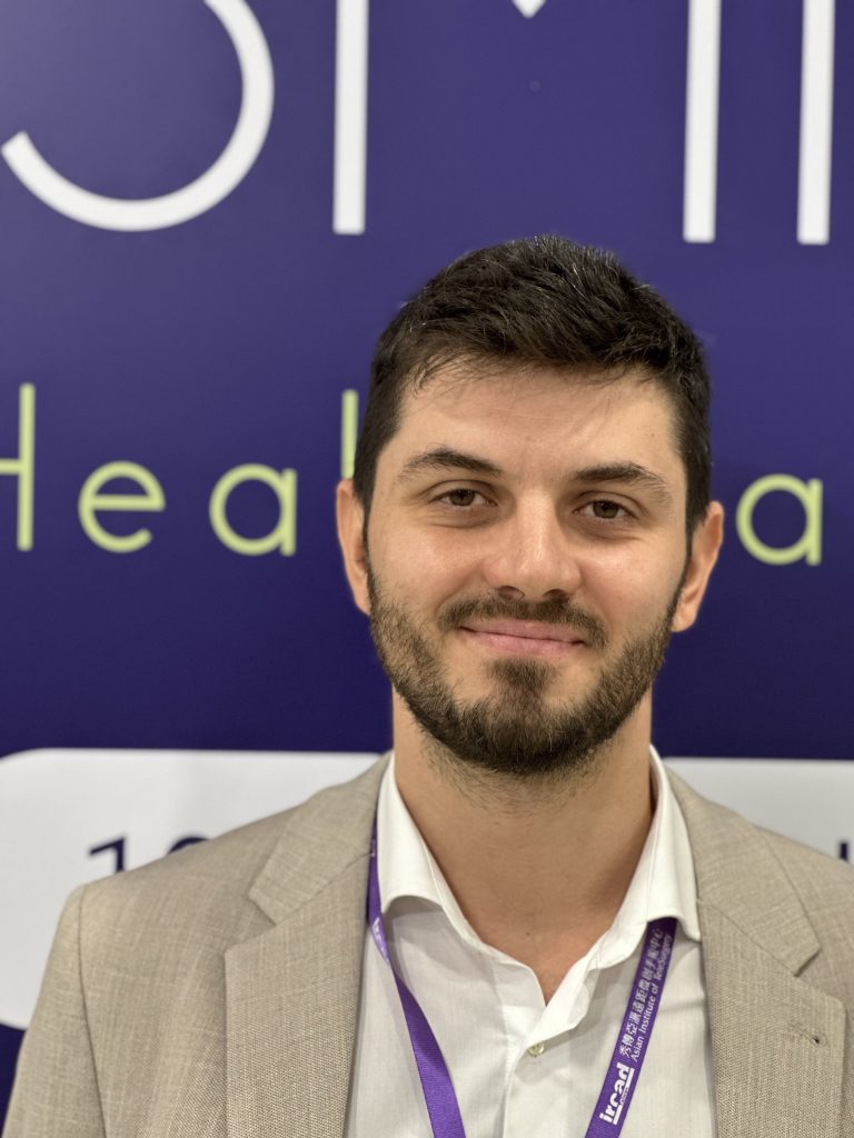 Alex Negoiță-Tiu, despre decizia de a urma un EMBA și impactul asupra carierei sale Alex Negoiță-Tiu, fondatorul Benoli Tech, a explicat recent motivul pentru care a ales să urmeze un EMBA, evidențiind această experiență ca fiind o investiție în sine pentru a construi un fundament solid pe termen lung