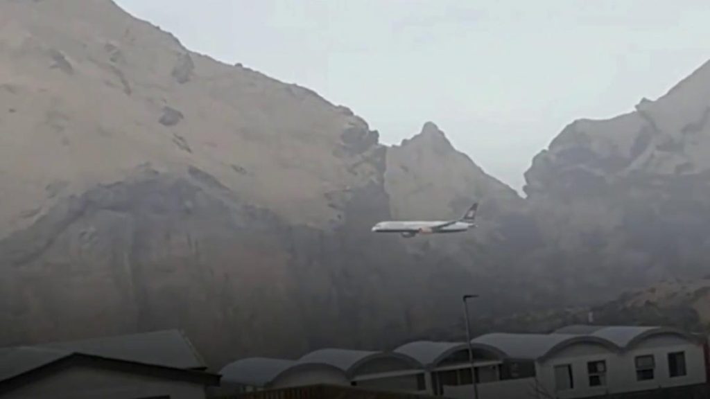 Ancheta aviatică: Ultimul zbor al pilotului, înainte de pensionare.