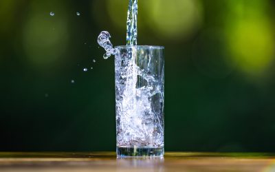 Apa, inamicul ascuns: Poți face hipertensiune de la un pahar?