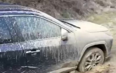 Jandarmii, eroii GPS-ului: O familie, salvată din noroi după indicațiile eronate