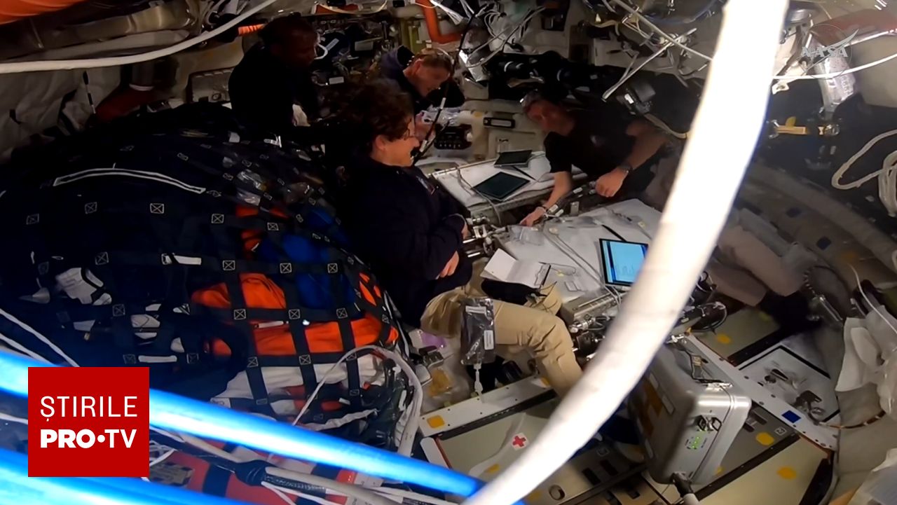 Moment emoționant în spațiul lunar: astronauții misiunii Artemis 2 botează un crater în onoarea unui om de știință decedat La peste 400.000 de kilometri de Pământ, o misiune spațială de o rară încărcătură emoțională s-a desfășurat luni, în cadrul programului Artemis