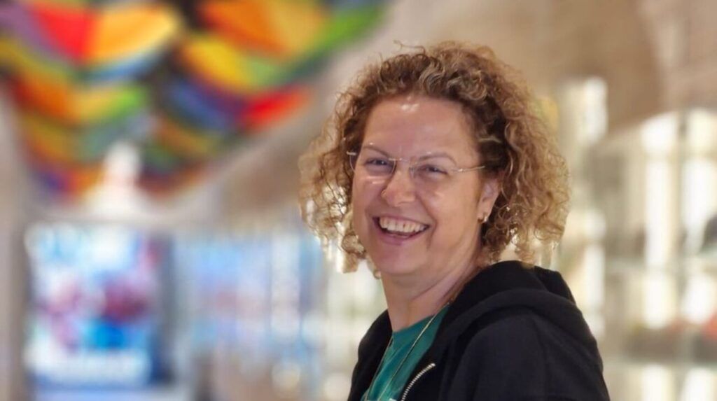 Asistenta medicală, eroină salvatoare, duce lupta vieții