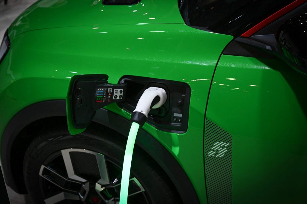 Europa: Războiul din Iran urcă prețurile, electricele atrag tot mai mulți clienți