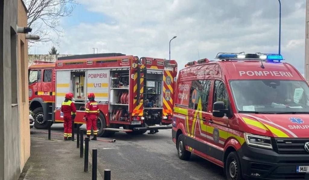 Brașov: Peste 100 de oameni, salvați de pompieri de la o explozie iminentă pe Strada Lânii
