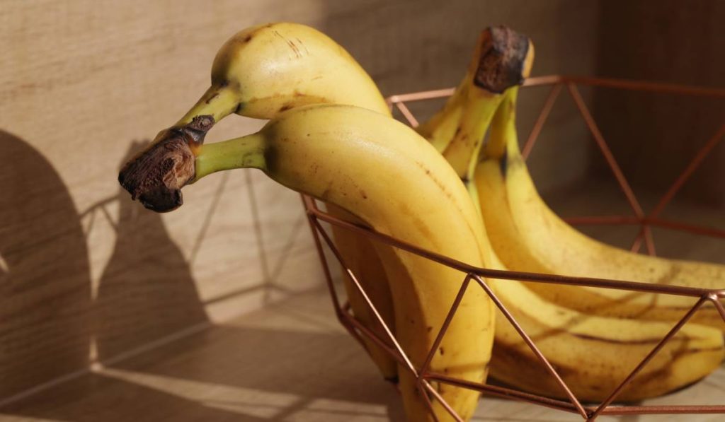 Bananele NU se mai strică! Trucul genial pentru fructele proaspete