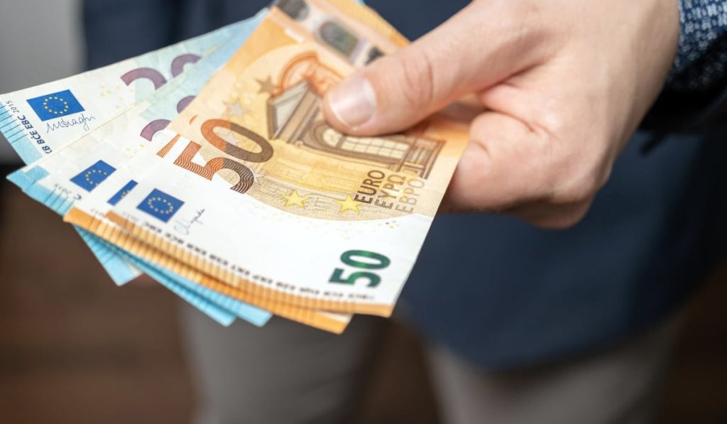 În plină criză, fermierii primesc bani, dar legumele lipsesc
