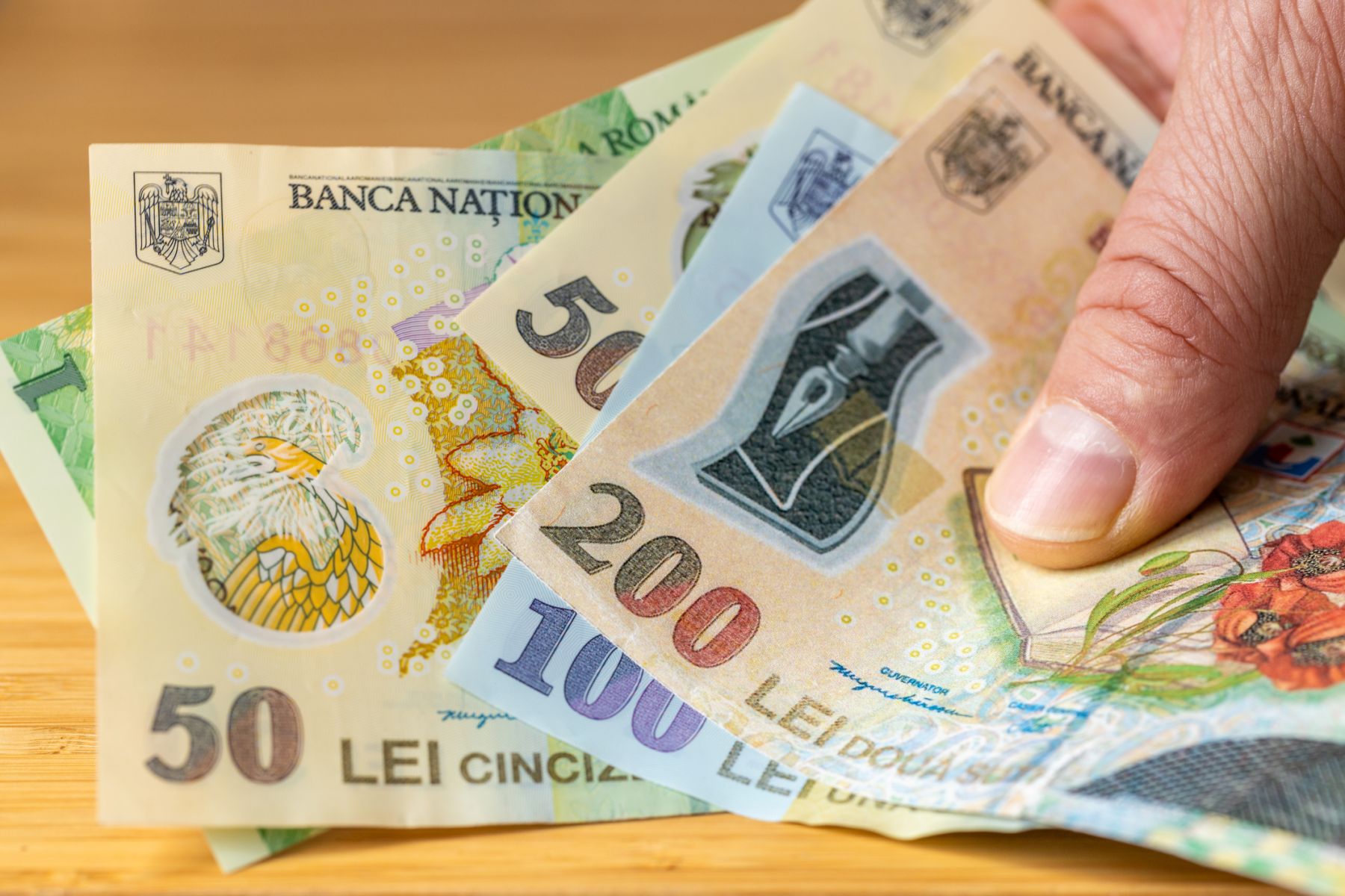 Cel mai scump produs din România nu e mâncarea, ci statul