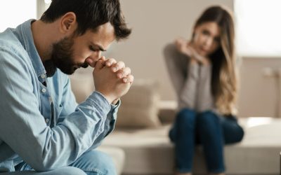 Aproape jumătate din români renunță la vacanțe. Ce tăieri urmează?