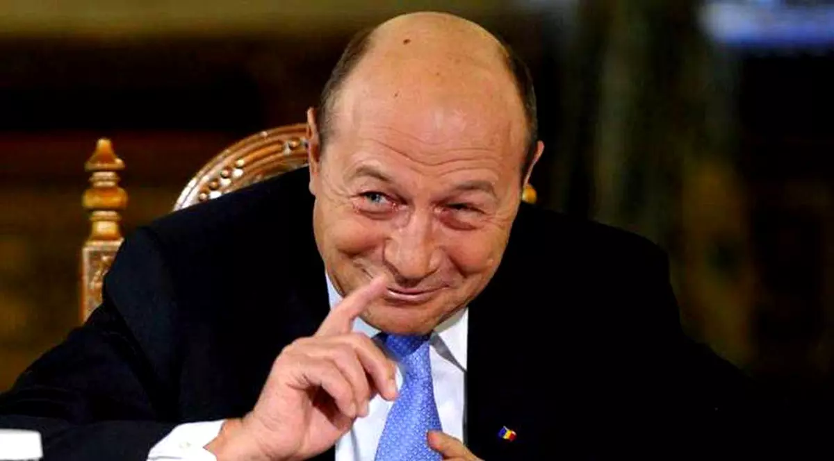 Băsescu cere lui Bolojan raționalizarea benzinei și motorinei în stil cartelă din anii 80