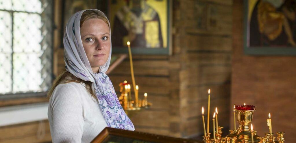 Ce semnifică Săptămâna Mare pentru credincioșii ortodocși Săptămâna Mare, cunoscută și sub denumirea de Săptămâna Patimilor, reprezintă cel mai important interval din calendarul ortodox, fiind timpul în care credincioșii retrăiesc ultimele zile din viața lui Iisus Hristos cu ajutorul ceremonialelor și tradițiilor specifice