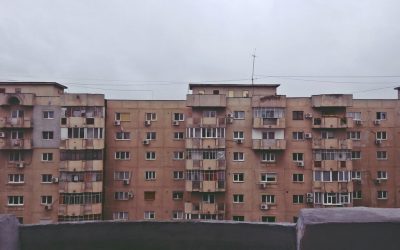 Blocuri sub lupa: Românii RIȘCĂ pentru vecinii de la etajul inferior