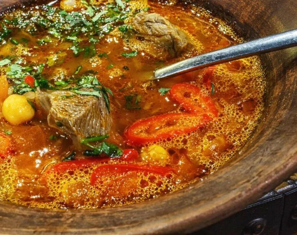 Cine NU are voie la mielul de Paște: Avertismentul dur al medicilor pentru români