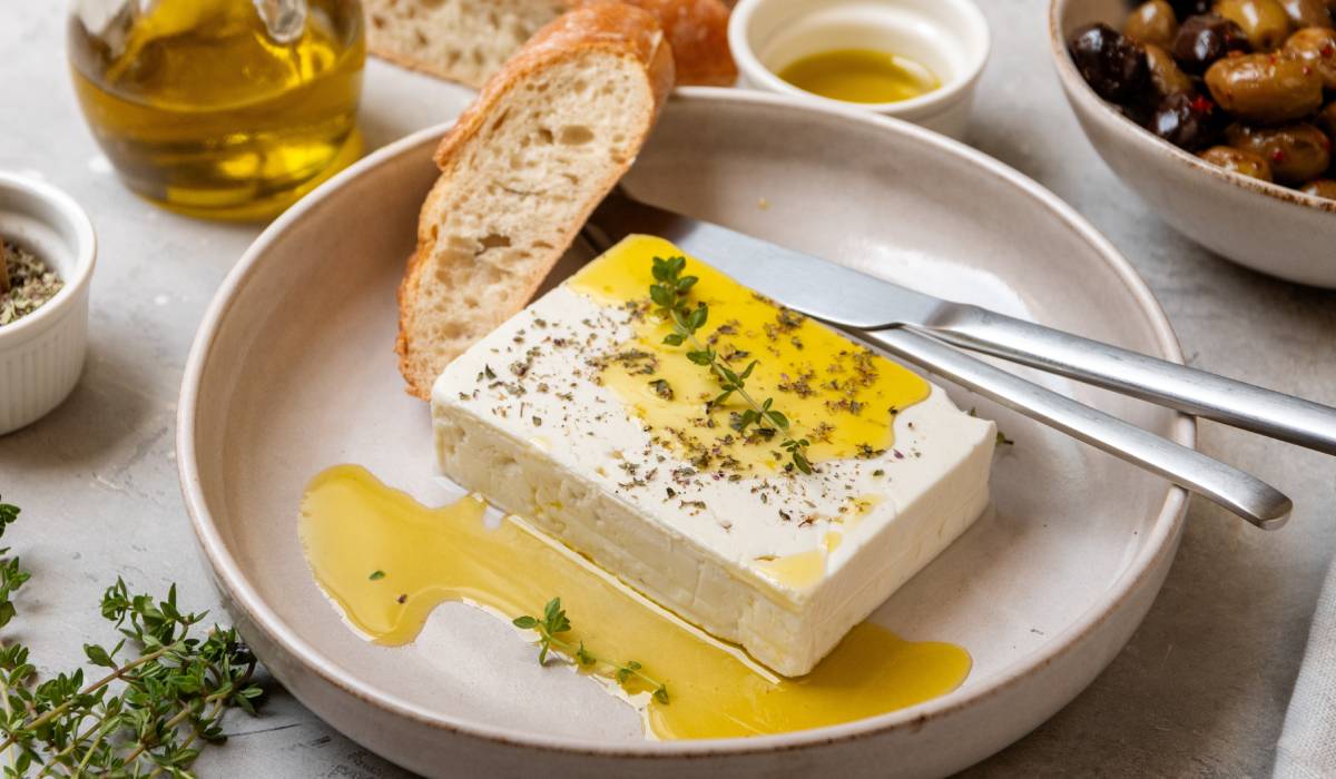 Brânza-minune: Mănânci zilnic și scapi de grăsimea de pe burtă!