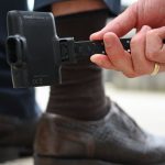 Tânăr din Timiș, sfidător: a încălcat ordinul de protecție și a rupt brățara. Unde l-a găsit poliția?