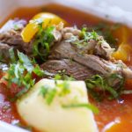 Ce pățește corpul tău când rupi postul și treci la ospăț