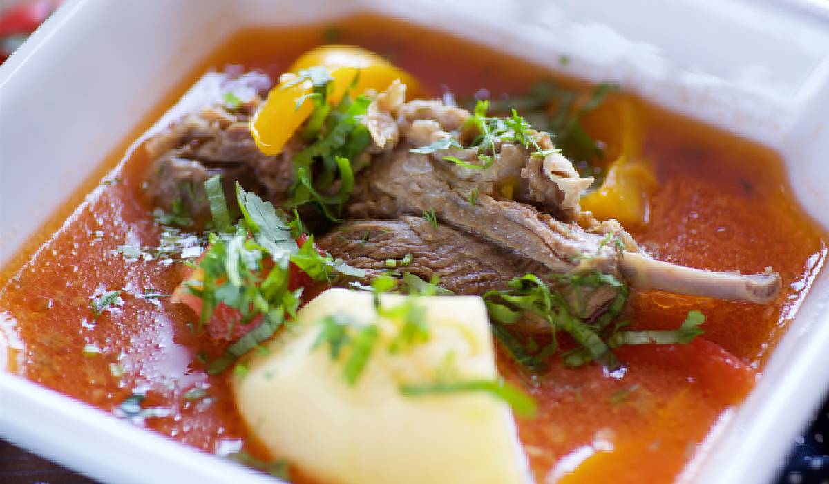 Ce pățește corpul tău când rupi postul și treci la ospăț