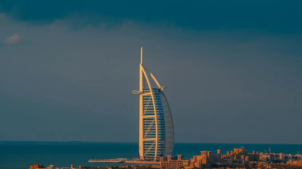 Burj Al Arab, hotelul de 7 stele din Dubai, se închide. Decizie șoc