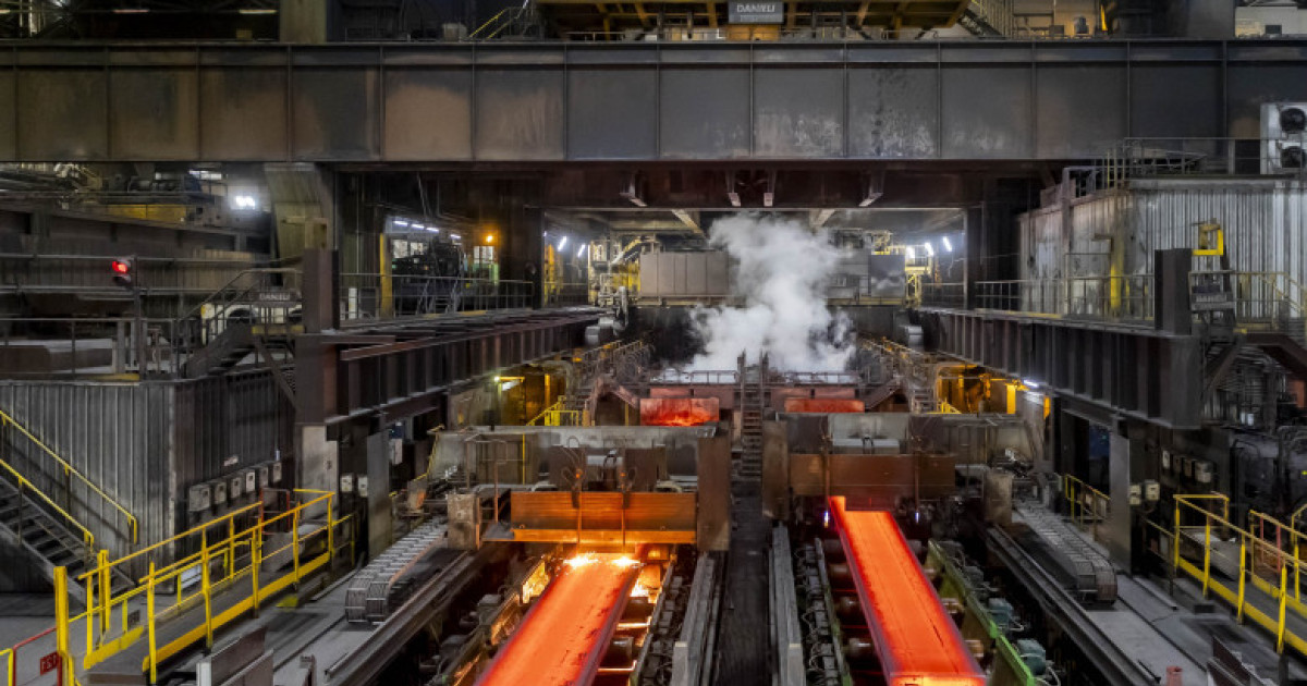 Consiliul Concurenței a dat undă verde preluării activelor ArcelorMittal Hunedoara de către UMB Steel SRL, parte a grupului UMB, deținut de familia Umbrărescu, cunoscuți constructori de autostrăzi