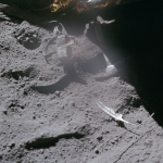 O „pană” de șoim pe LUNĂ? NASA, pusă în fața unei imagini misterioase