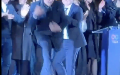 Politicianul Tisza, star viral: Dans electoral incendiar, șanse mari la Guvern