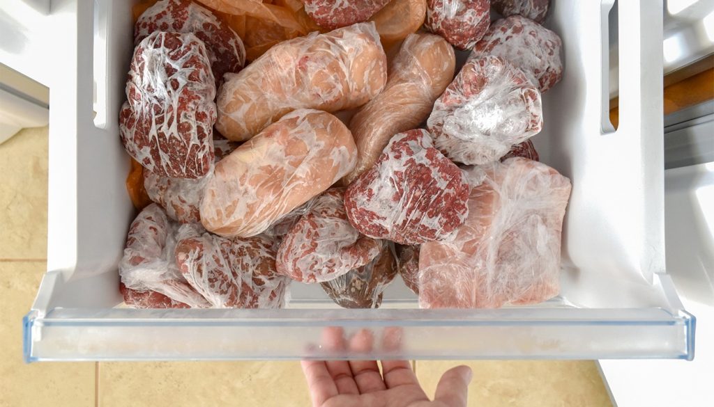 Cât rezistă mielul la congelator? E mai mofturos ca vita și puiul?