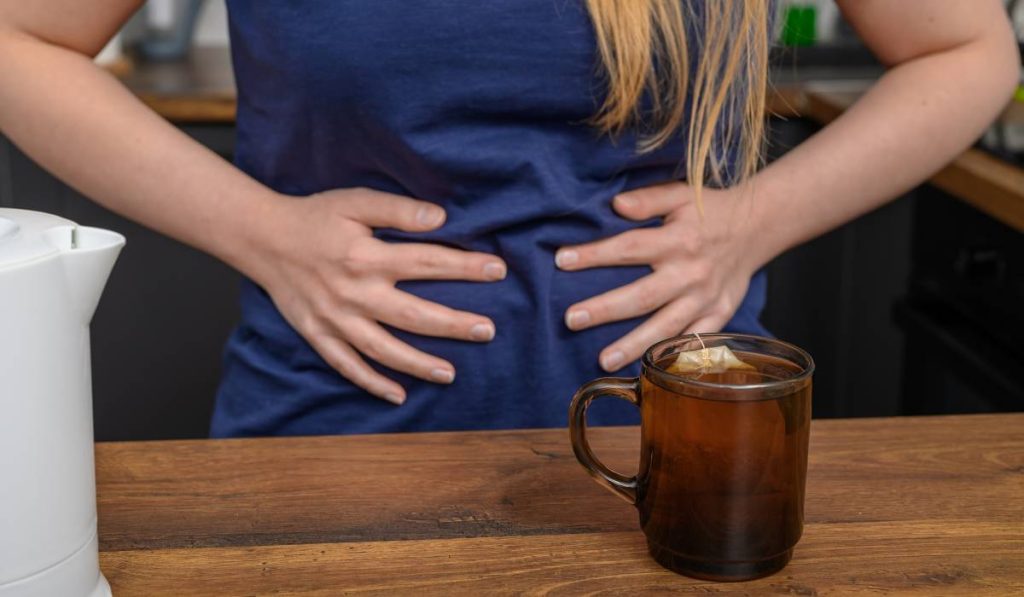 Ceaiuri salvatoare după masa de Paște: Scapă de indigestie, diaree și constipație