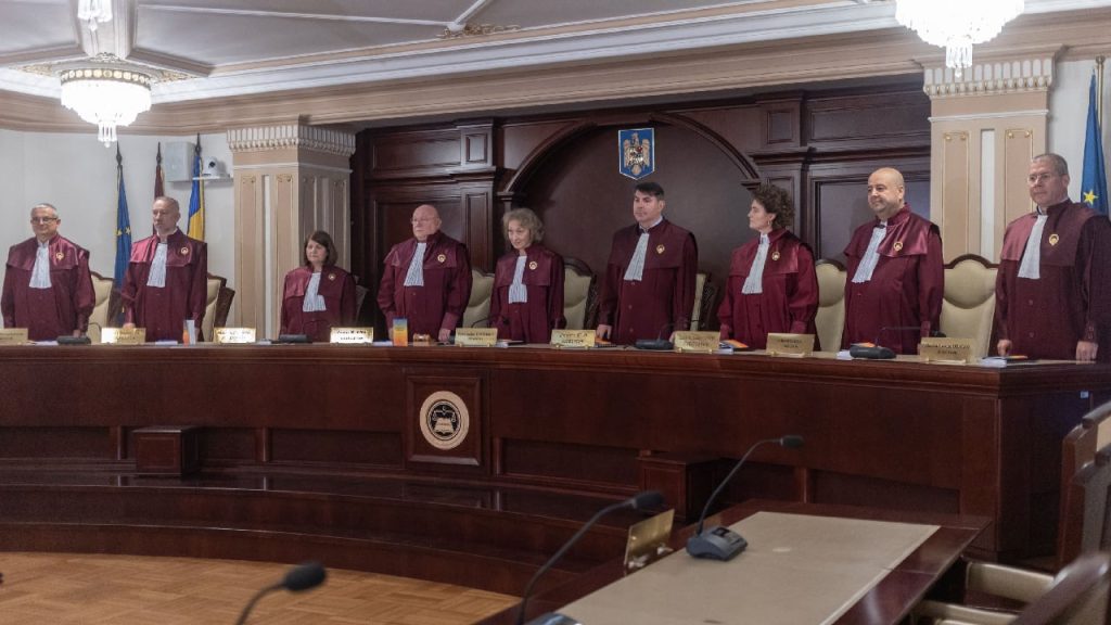 Judecătorii CCR, spor de 2.300 euro pentru „supărare”. Au salarii de 10.000 euro!
