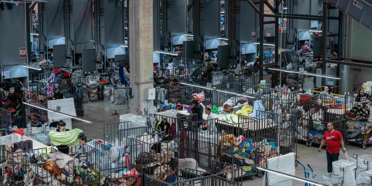 Magazine second-hand, pe butuci? OUG-ul Mediului, „imposibil” de aplicat