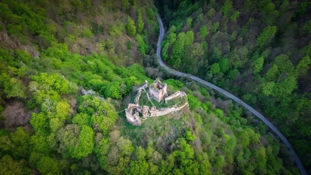VIDEO Jules Verne revine în România: Traseul medieval spectaculos readus la viață