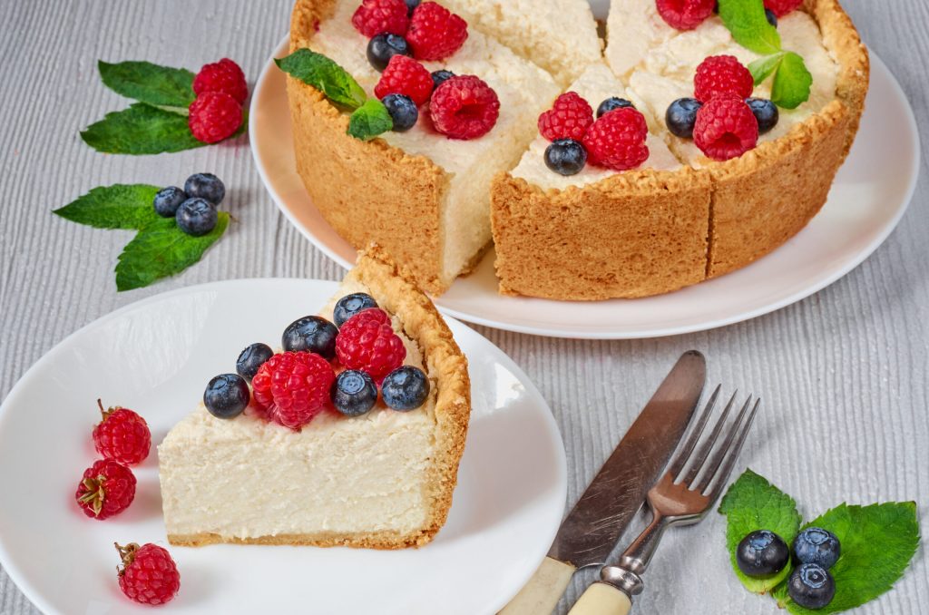 Tartă delicioasă cu cremă de brânză: Aluat rapid, gust irezistibil