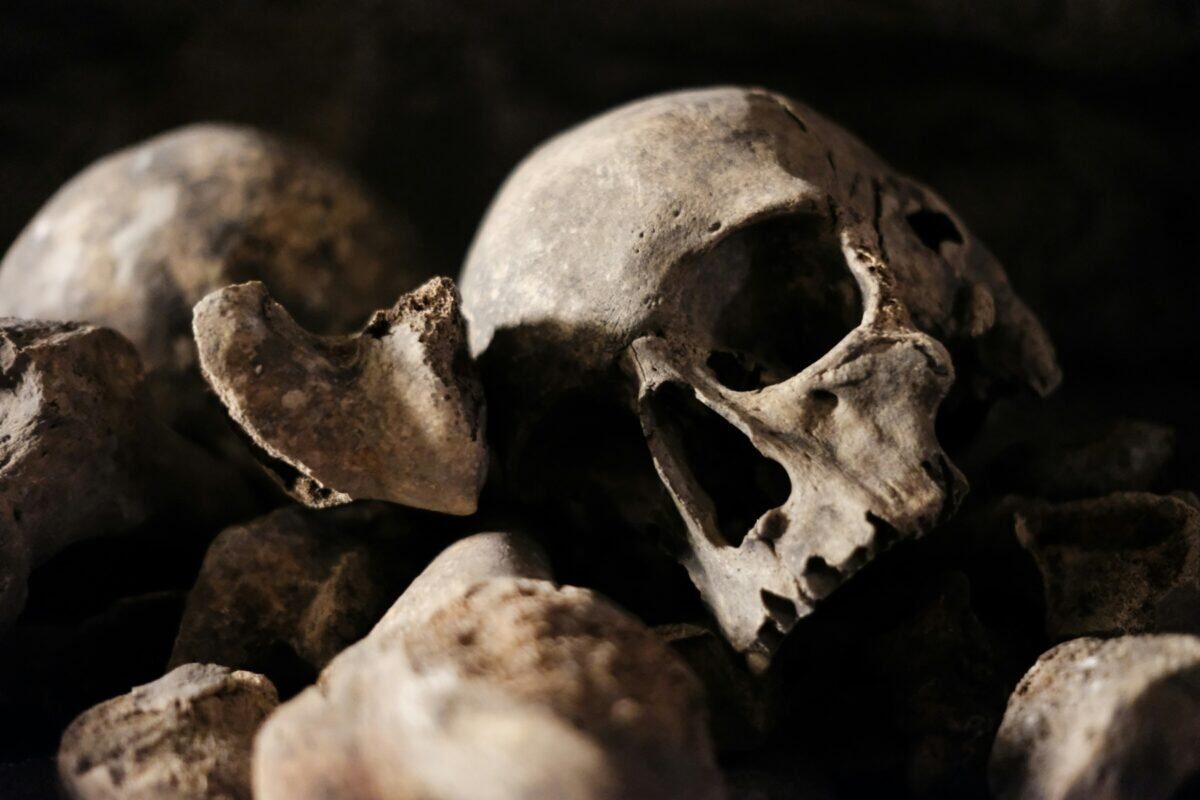 Catacombele din PARIS și-au redeschis porțile pentru vizitatori, după o perioadă de aproximativ șase luni de închidere