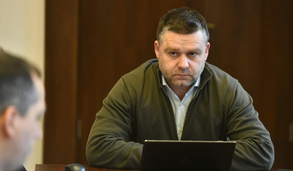 Ciucu dă legea pentru terase în București: Chioșcurile din parcuri, eliminate