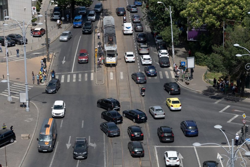 Defectiuni la semafoare în București: Mai multe intersecții, fără curent din cauza fluctuațiilor