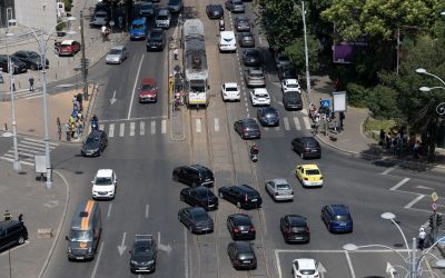 Defectiuni la semafoare în București: Mai multe intersecții, fără curent din cauza fluctuațiilor