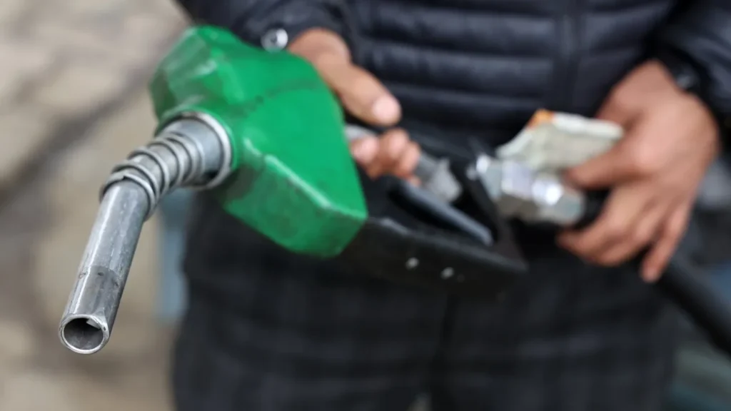 Blocada ORMUZ afectează gigantul mondial: China, dependentă de petrolul IRANIAN