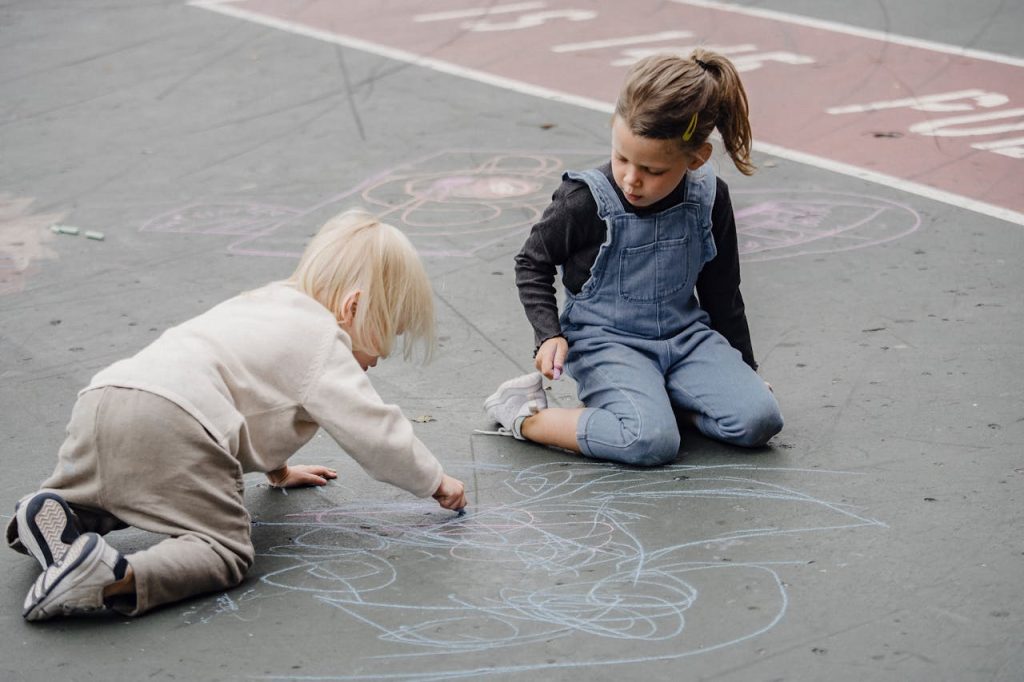 De ce copiii de la sat suferă de depresie, iar cei din București de ADHD