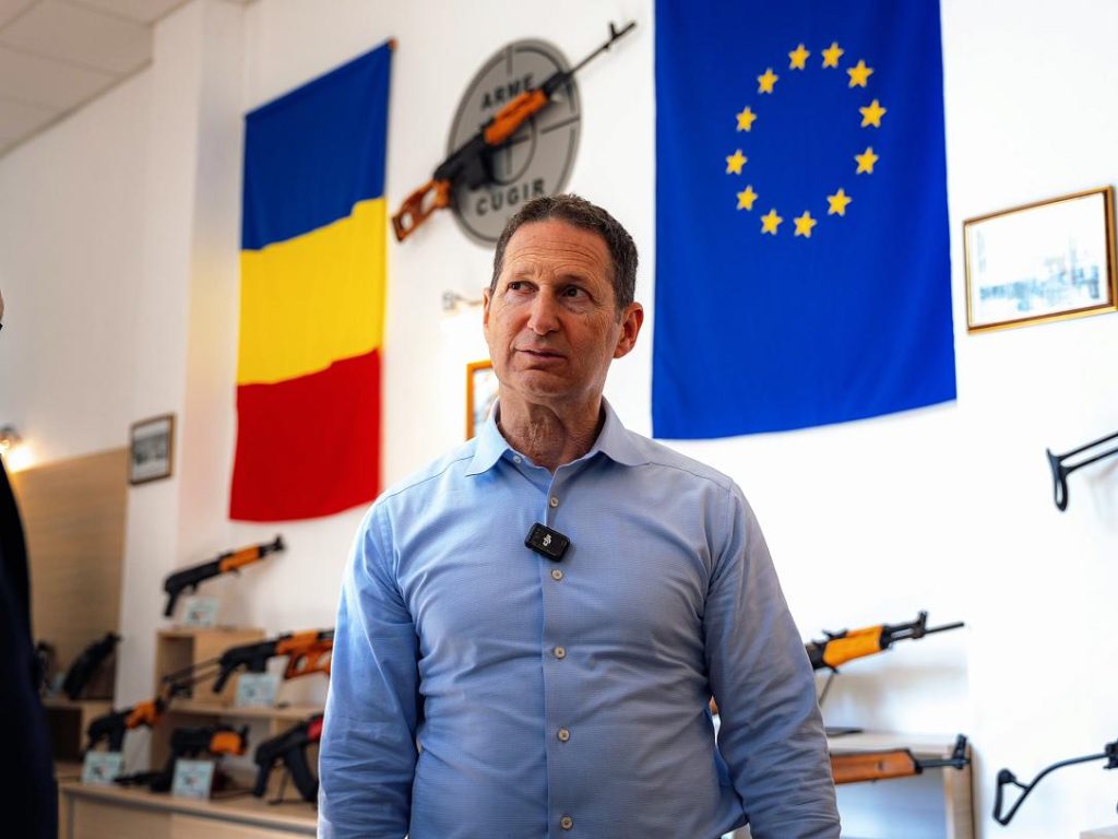 Șeful Sig Sauer, în România: Negocieri cu firmele românești pentru armament