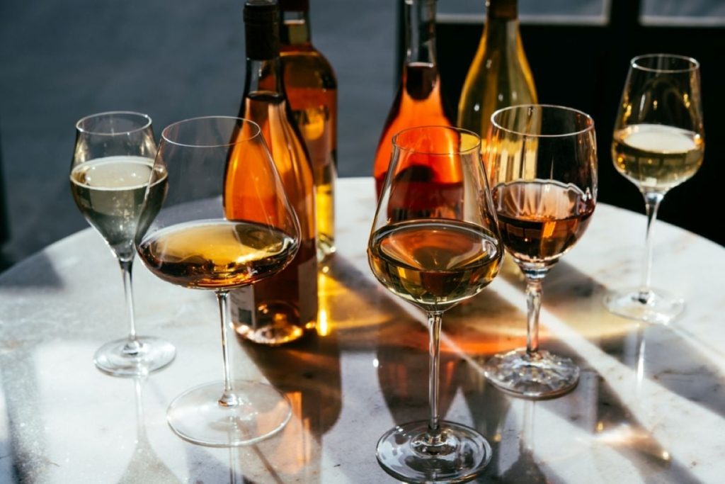 Alege PAHARUL potrivit: Ghidul expertului pentru fiecare băutură