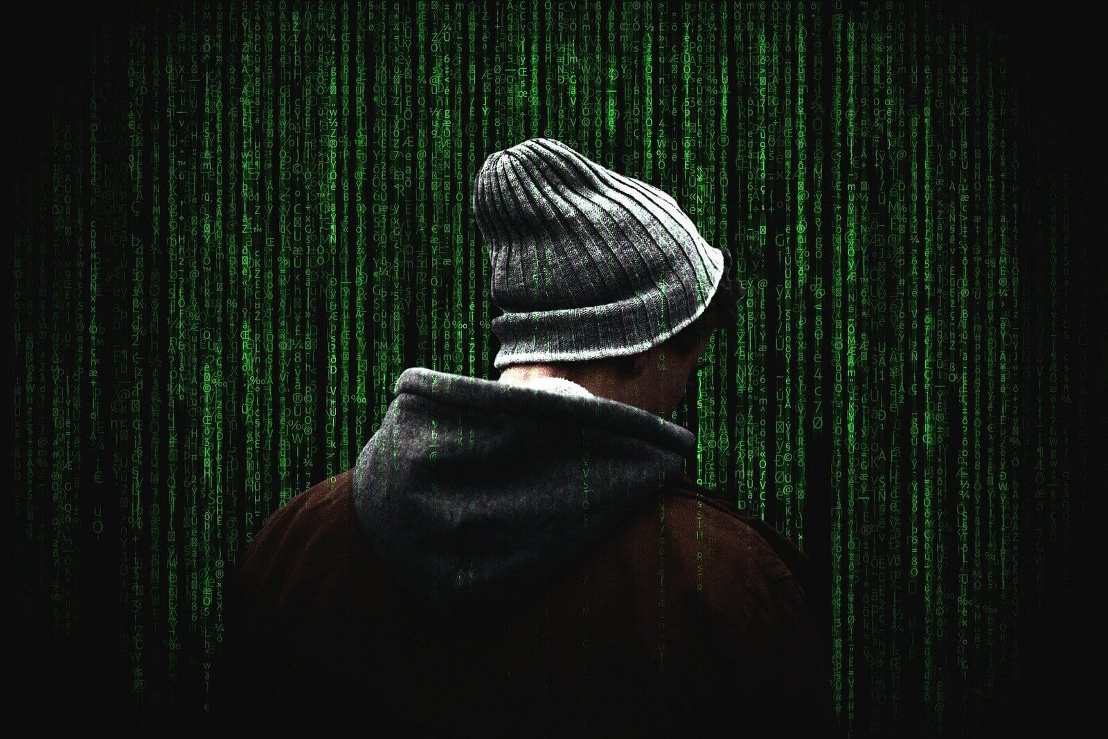 Atac cibernetic: Hackerii ruși au spart conturi ale Forțelor Aeriene Române și baze NATO