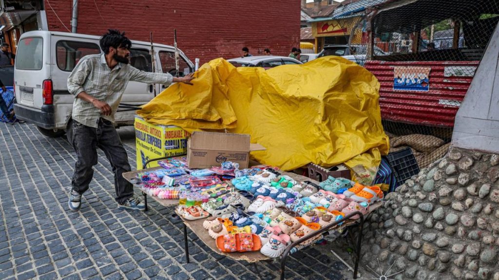 De ce indienii din Kashmir își donează aurul pentru Iran