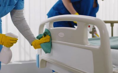 Dezinfectantul din spitale, pericol ascuns? Studiu alarmant despre rezistența bacteriilor