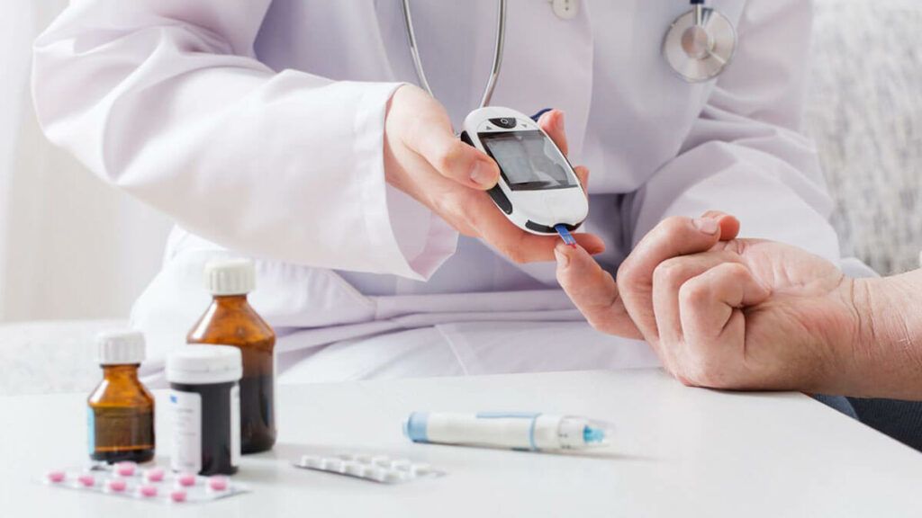 Diabetul a devenit una dintre cele mai răspândite probleme de sănătate din România, dar, adesea, este diagnosticat tardiv, când complicațiile sunt deja instigate sau aproape inevitabile