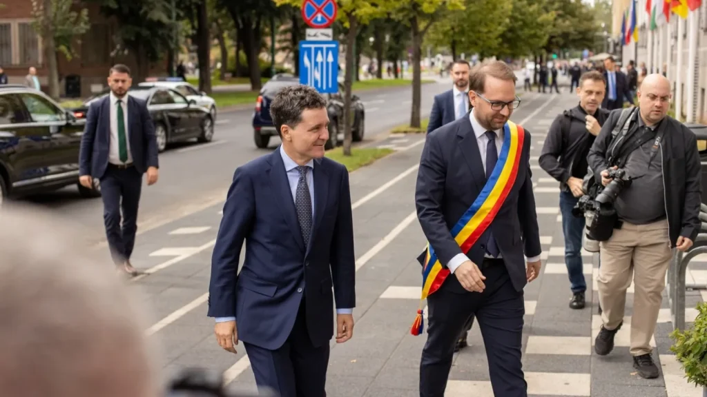 Fritz, manevre înainte de PSD: Cum se poziționează lângă Nicușor Dan