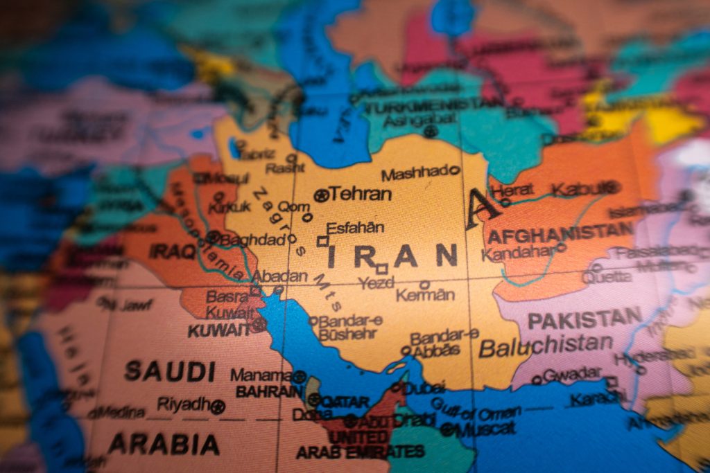 Comandouri americane au pătruns în Iran pentru a recupera un pilot de avion doborât Duminică, presa americană a raportat că forțe speciale ale armatei SUA au intrat adânc pe teritoriul Iranului pentru a recupera un membru al echipajului unui avion de vânătoare doborât