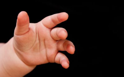 Bebeluș găsit printre droguri la Roma: Tatăl român, arestat. Cuplul, suspectat de crimă