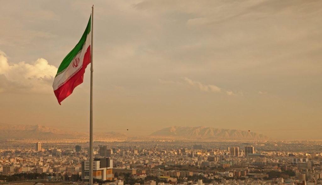 Administrația americană a contestat recent afirmațiile privind o posibilă „schimbare de regim” în Iran, subliniind că formațiunea politică și structurile de putere din țară nu suferă modificări esențiale