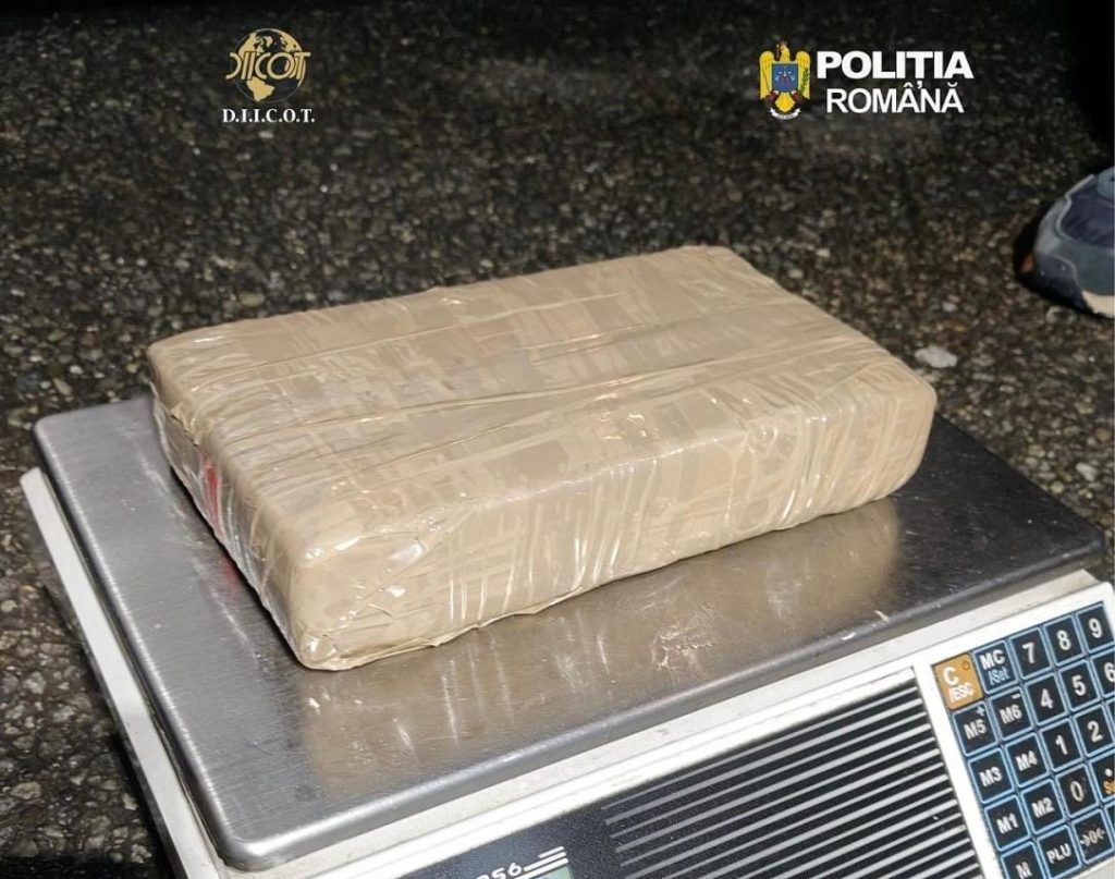 Cetățean turc, arestat în România cu 30 kg de cocaină la bord
