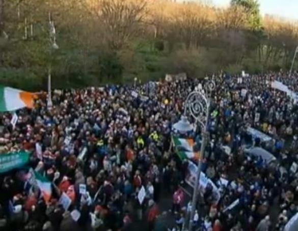 Blocaj în Irlanda: Fermierii, revoltați de prețuri mari și Dublin ineficient