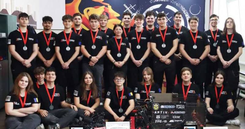 Arad: Echipa de robotică merge la Mondialul din SUA. Mai au nevoie de 10.000$